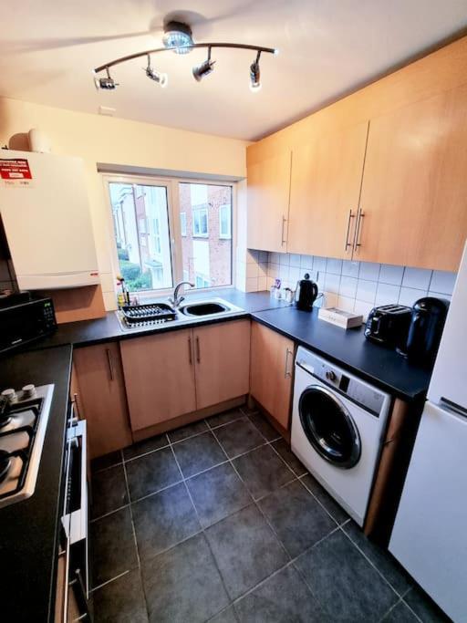 Apartment 9 3/4 Watford  Exterior photo